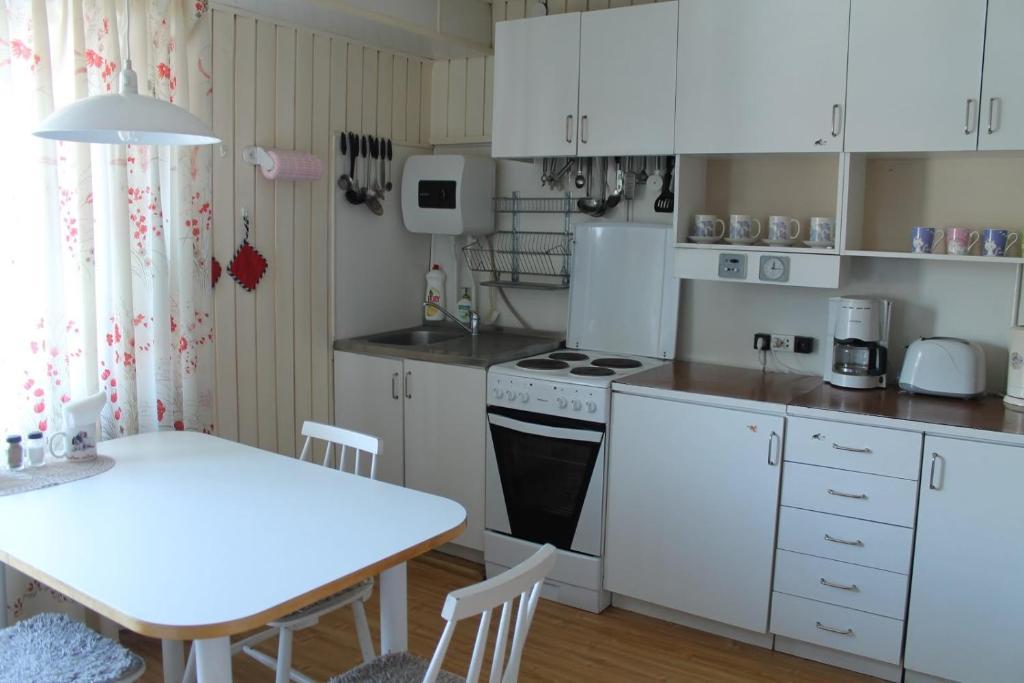 Lepa Guest House Valga Exterior photo